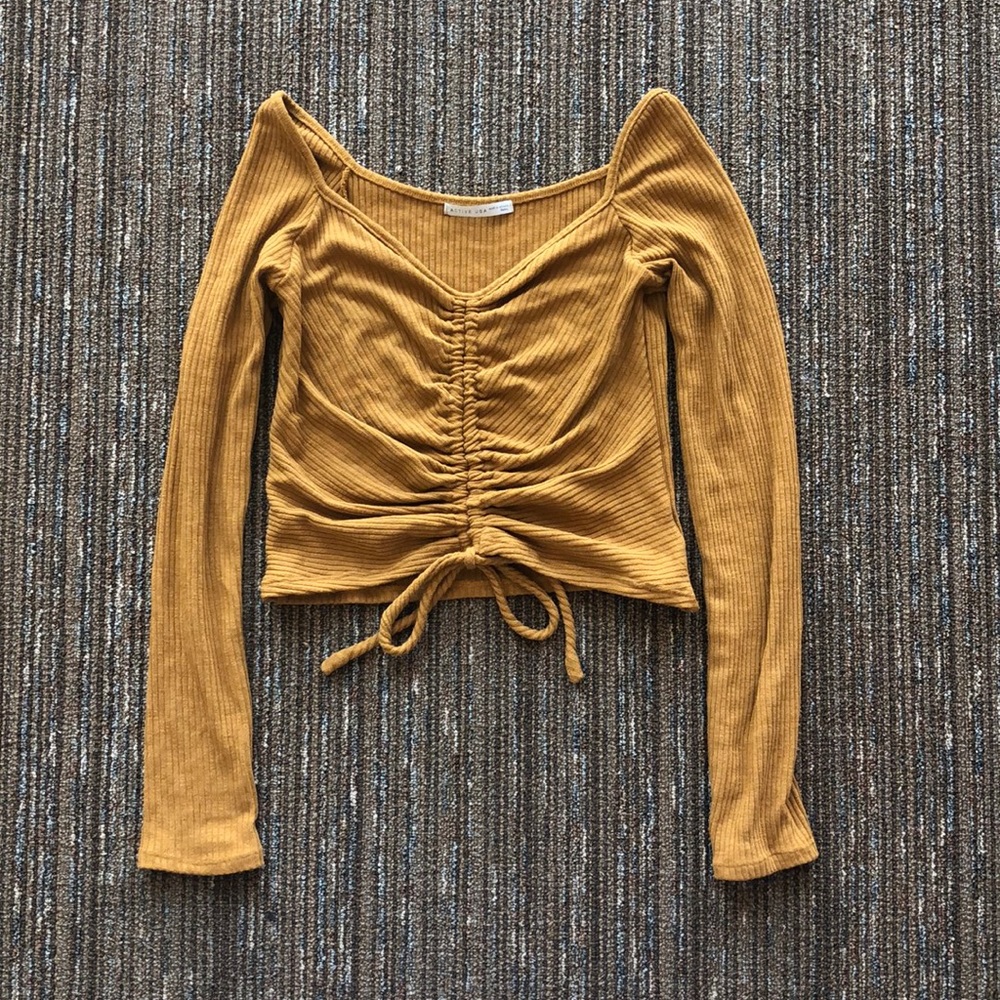 Adjustable off the shoulder crop